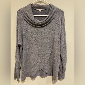 Women’s Green Envelope lavender/gray heather Cowl Neck shirt. Size S